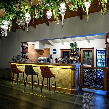 Perama  Albero Hotel מראה חיצוני תמונה