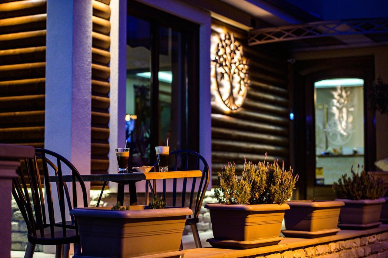 Perama  Albero Hotel מראה חיצוני תמונה