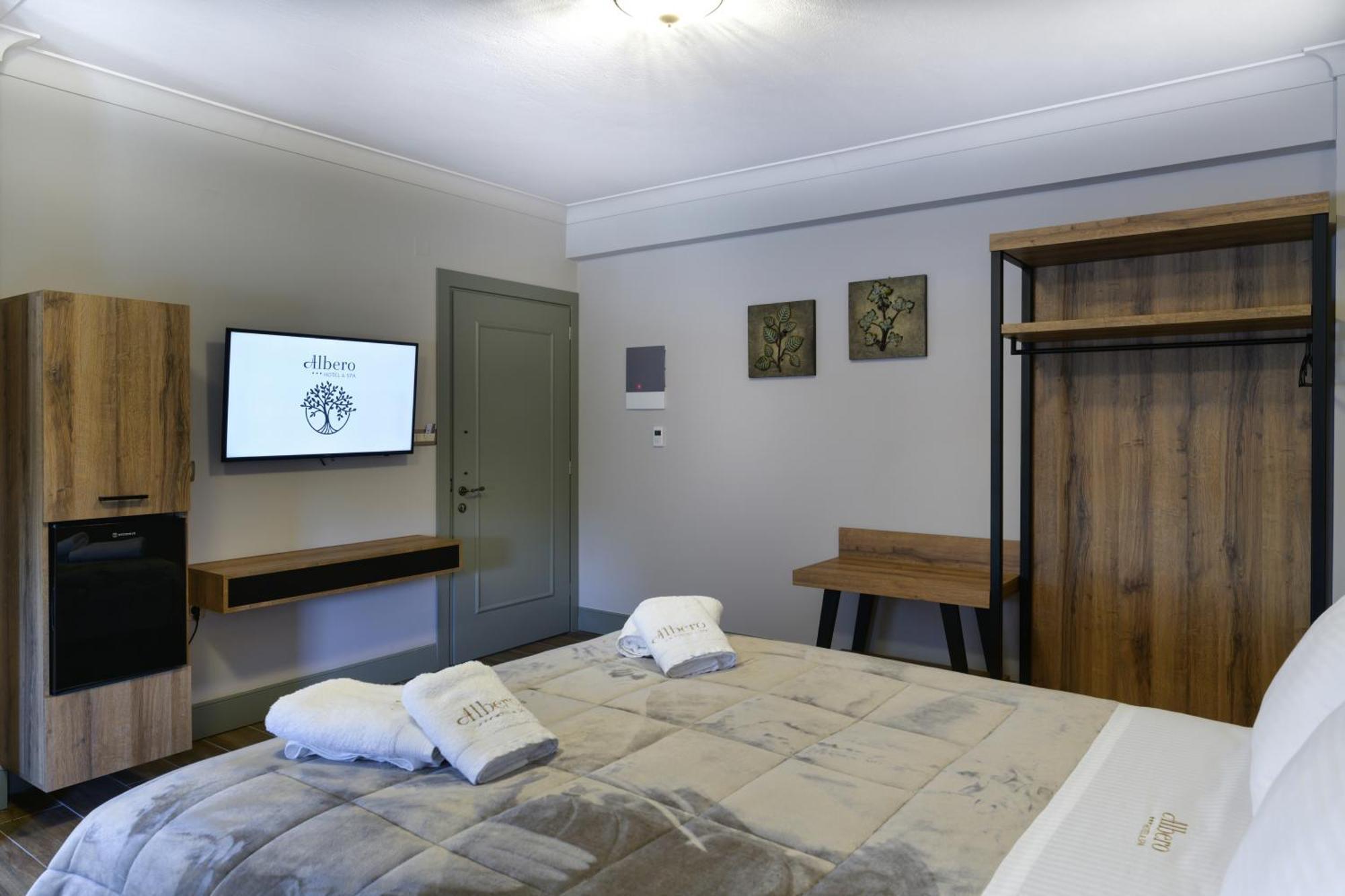 Perama  Albero Hotel מראה חיצוני תמונה